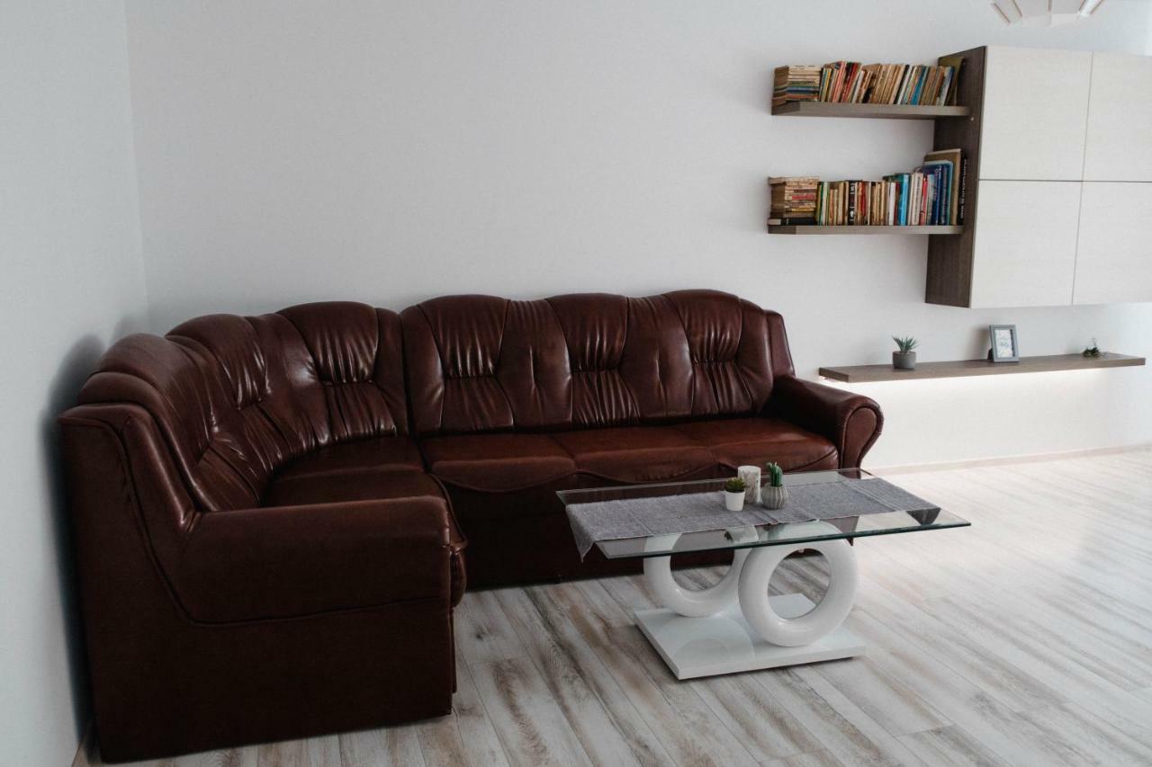 Good Vibes Apartment Кымпулунг-Молдовенеск Экстерьер фото